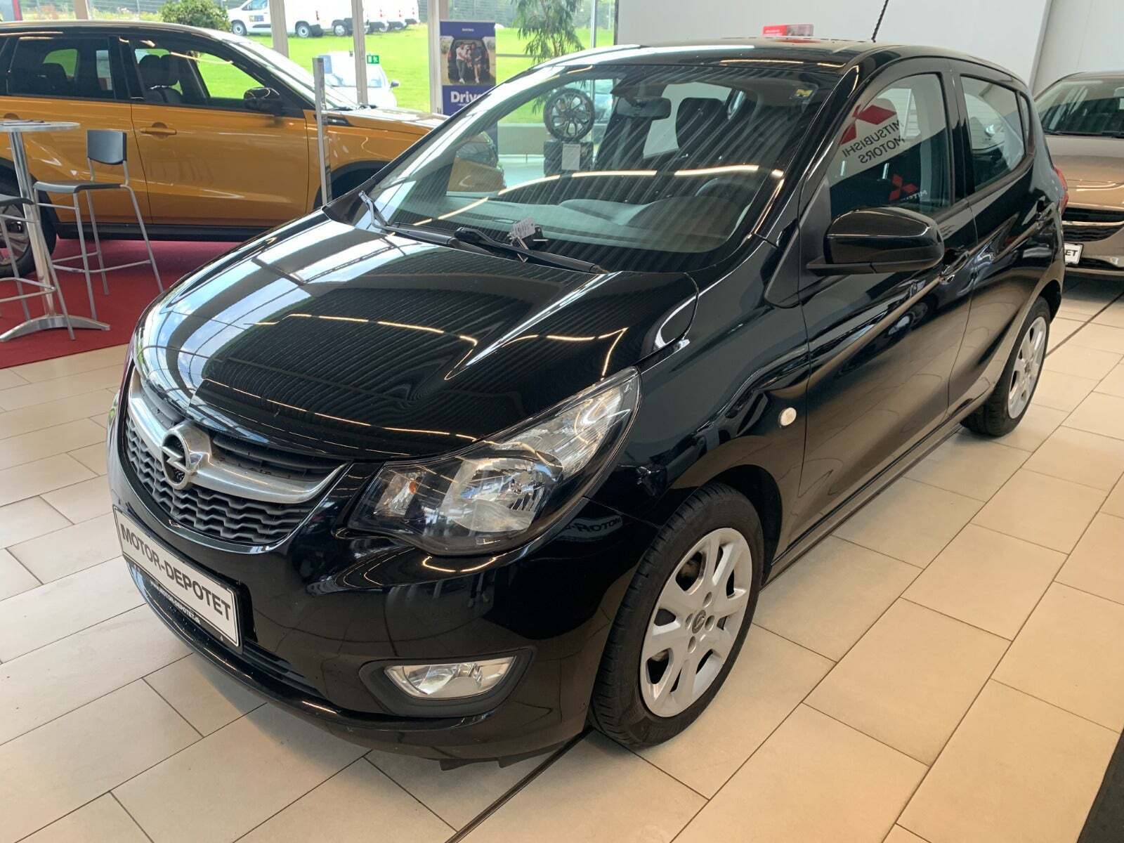 Grå Opel Karl fra 2017