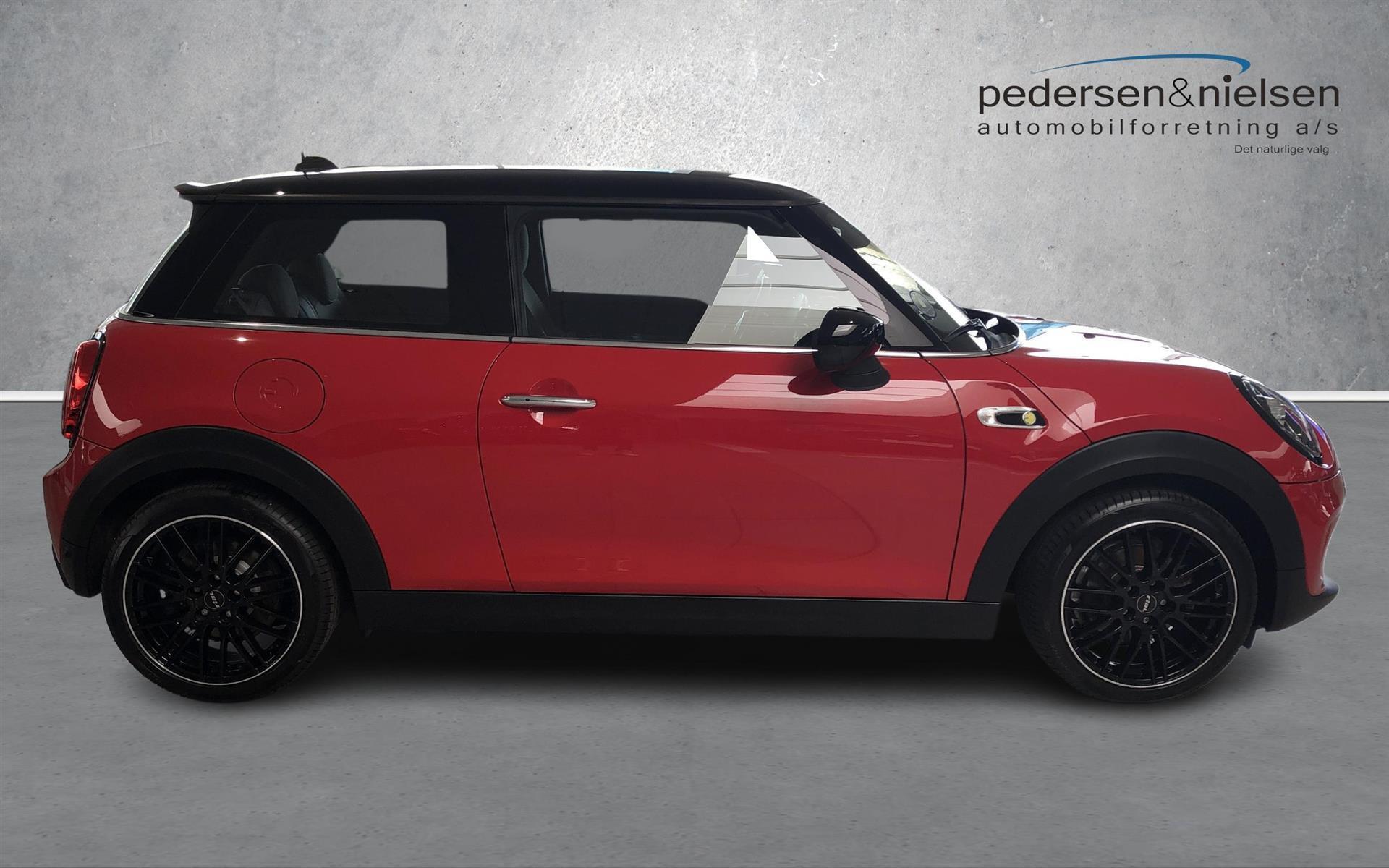Rød Mini Cooper fra 2020
