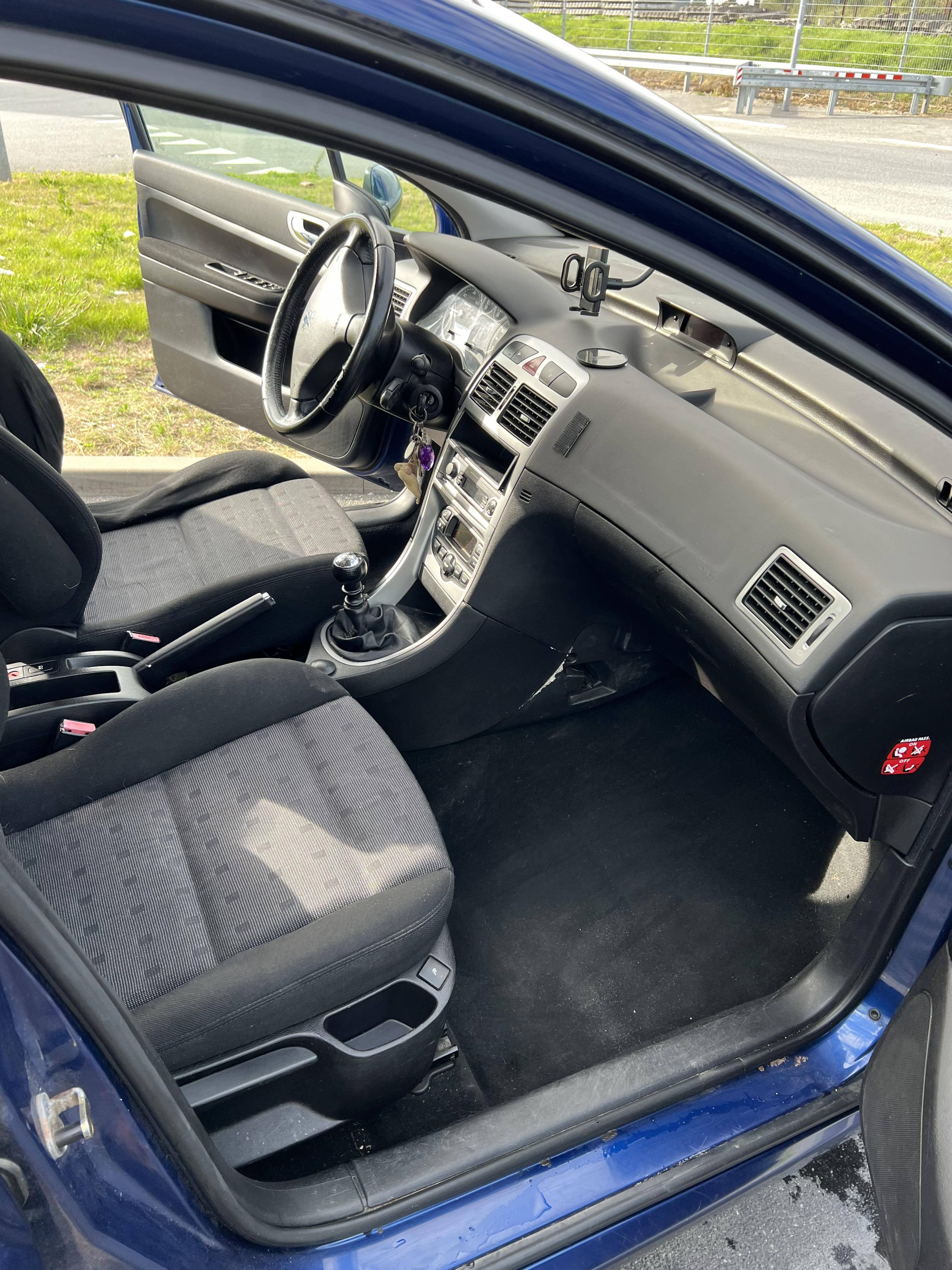 Blå Peugeot 307 fra 2004