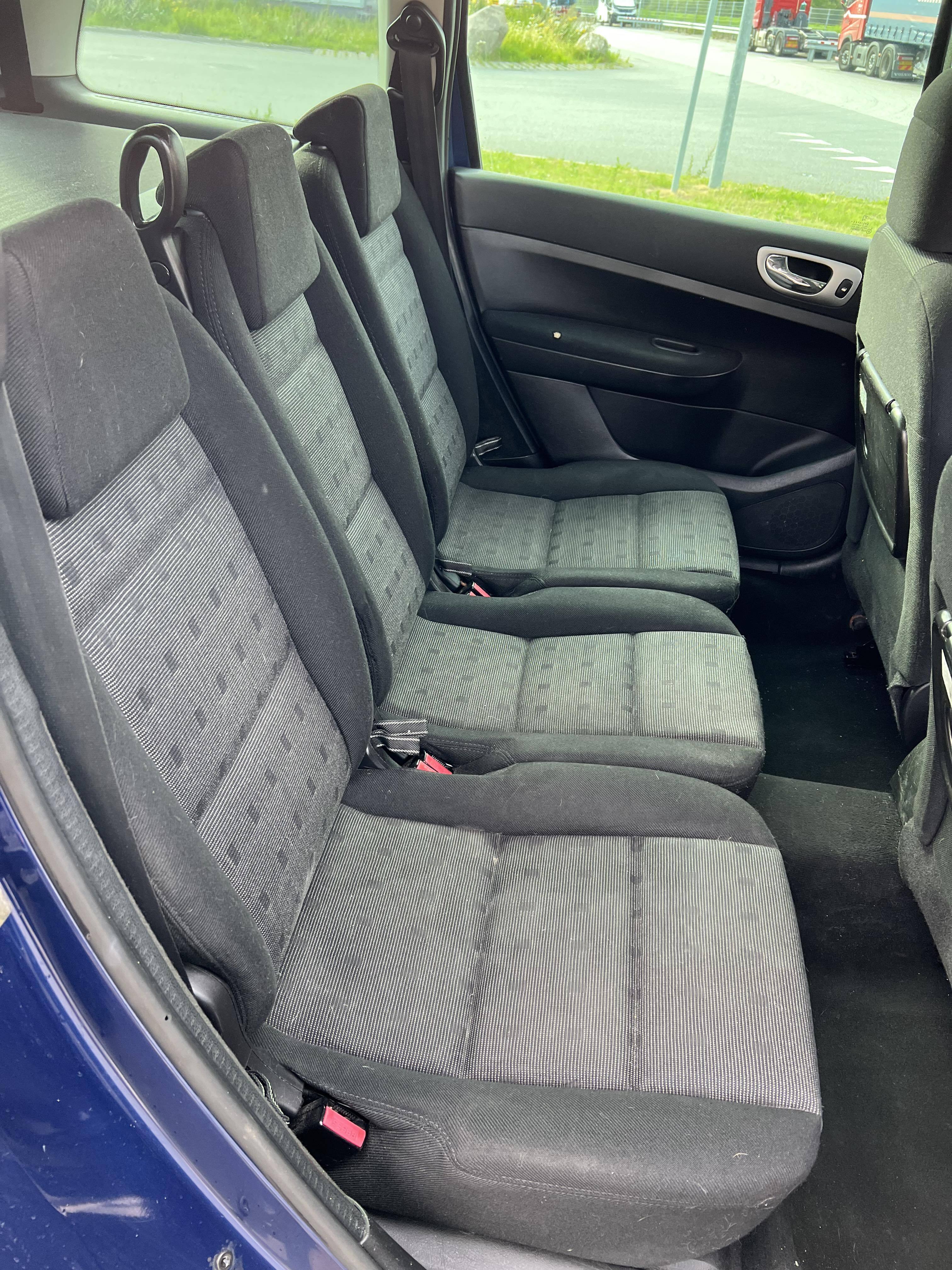 Blå Peugeot 307 fra 2004