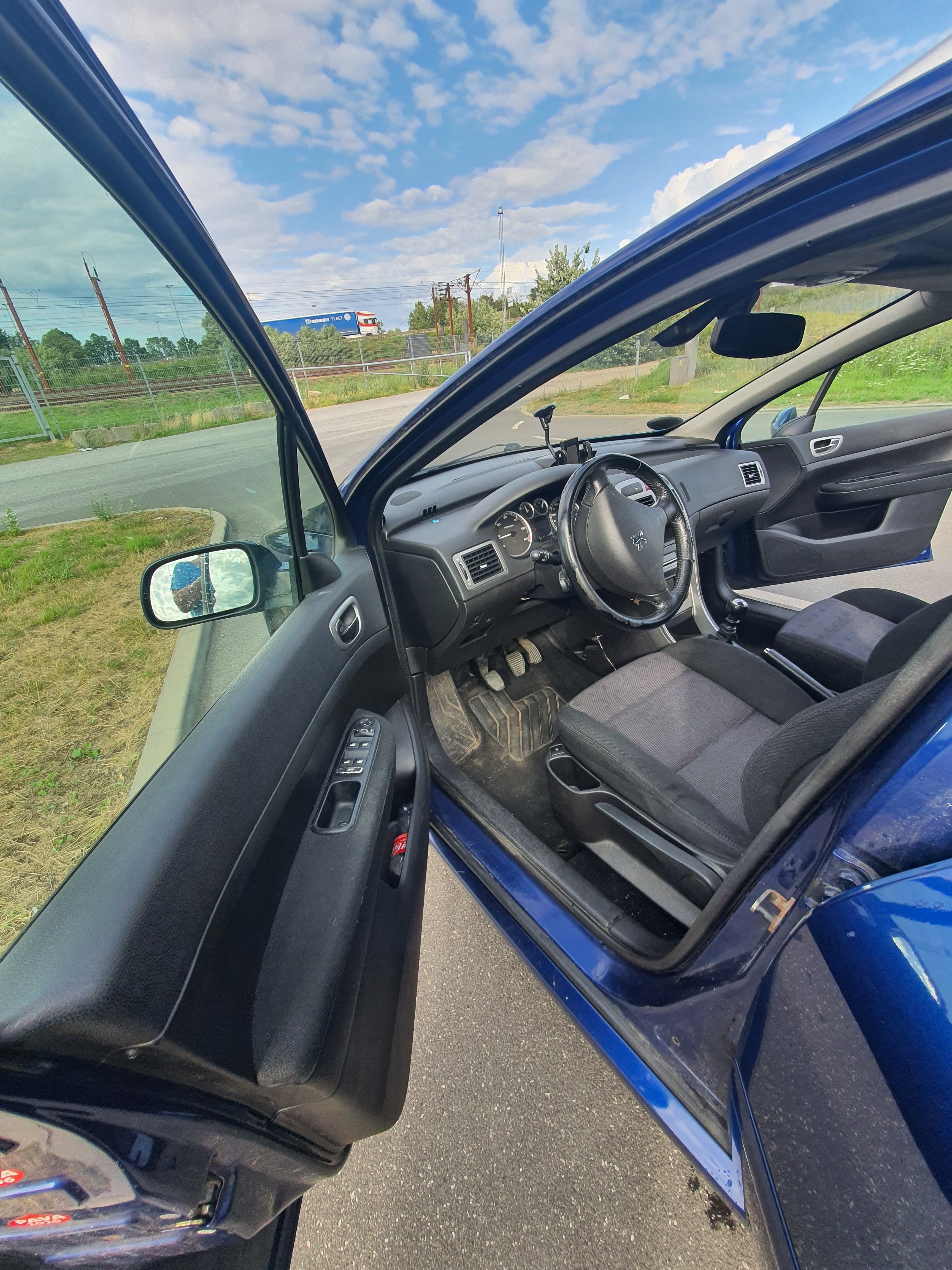 Blå Peugeot 307 fra 2004