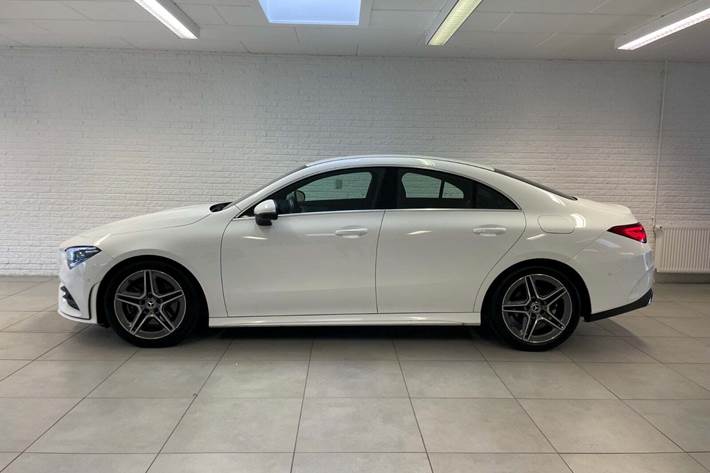 Hvid Mercedes CLA200 fra 2019