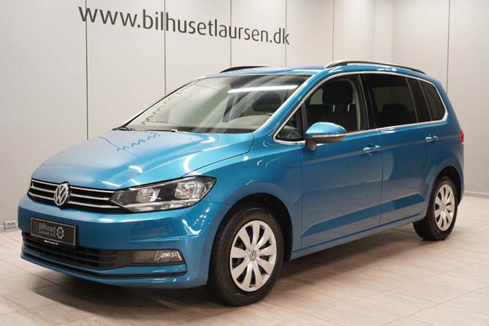Blå VW Touran fra 2020