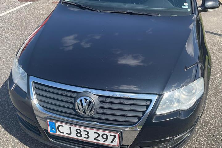 Sort VW Passat fra 2007