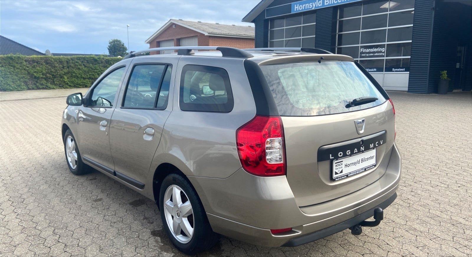 Beige Dacia Logan fra 2014