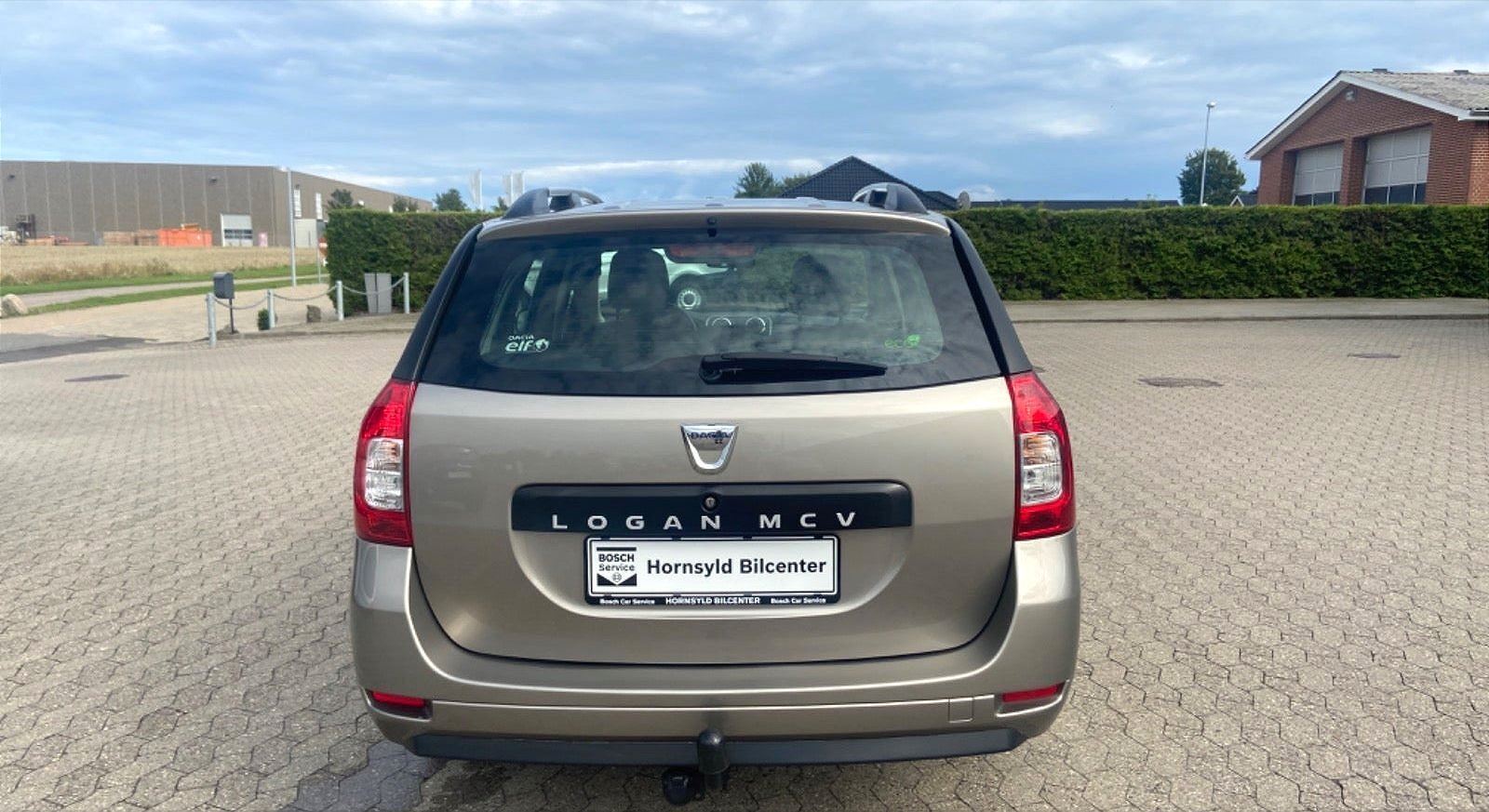 Beige Dacia Logan fra 2014