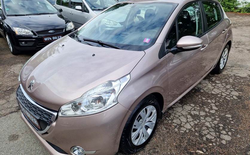 Peugeot 208