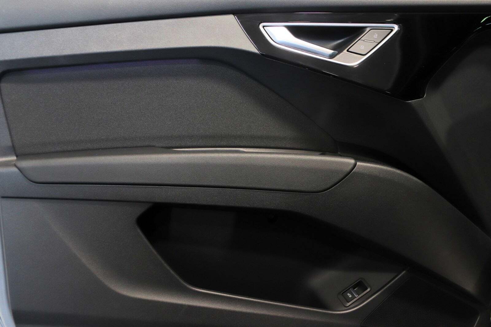 Grå Audi Q4 e-tron fra 2022