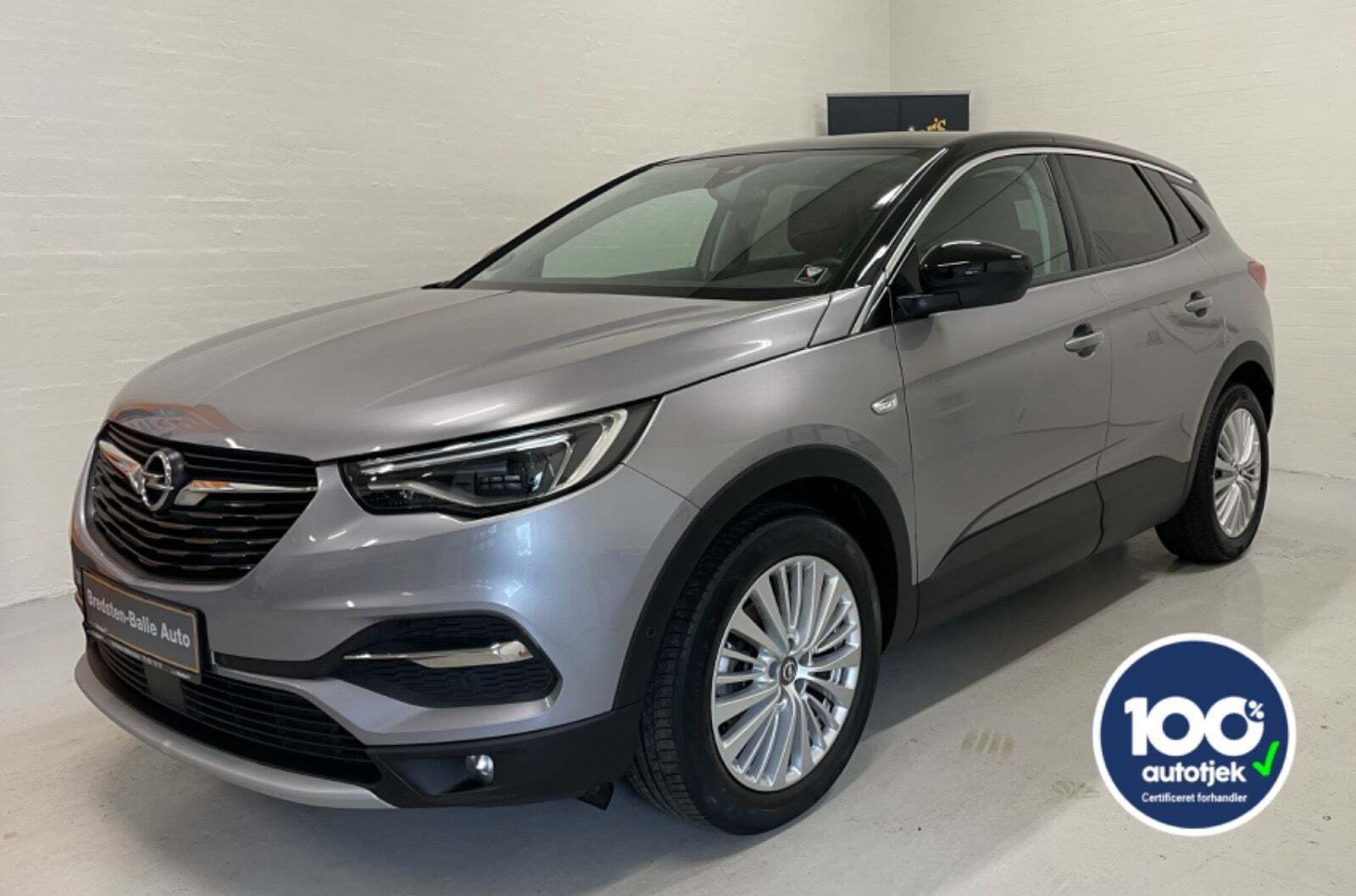 Grå Opel Grandland X fra 2020