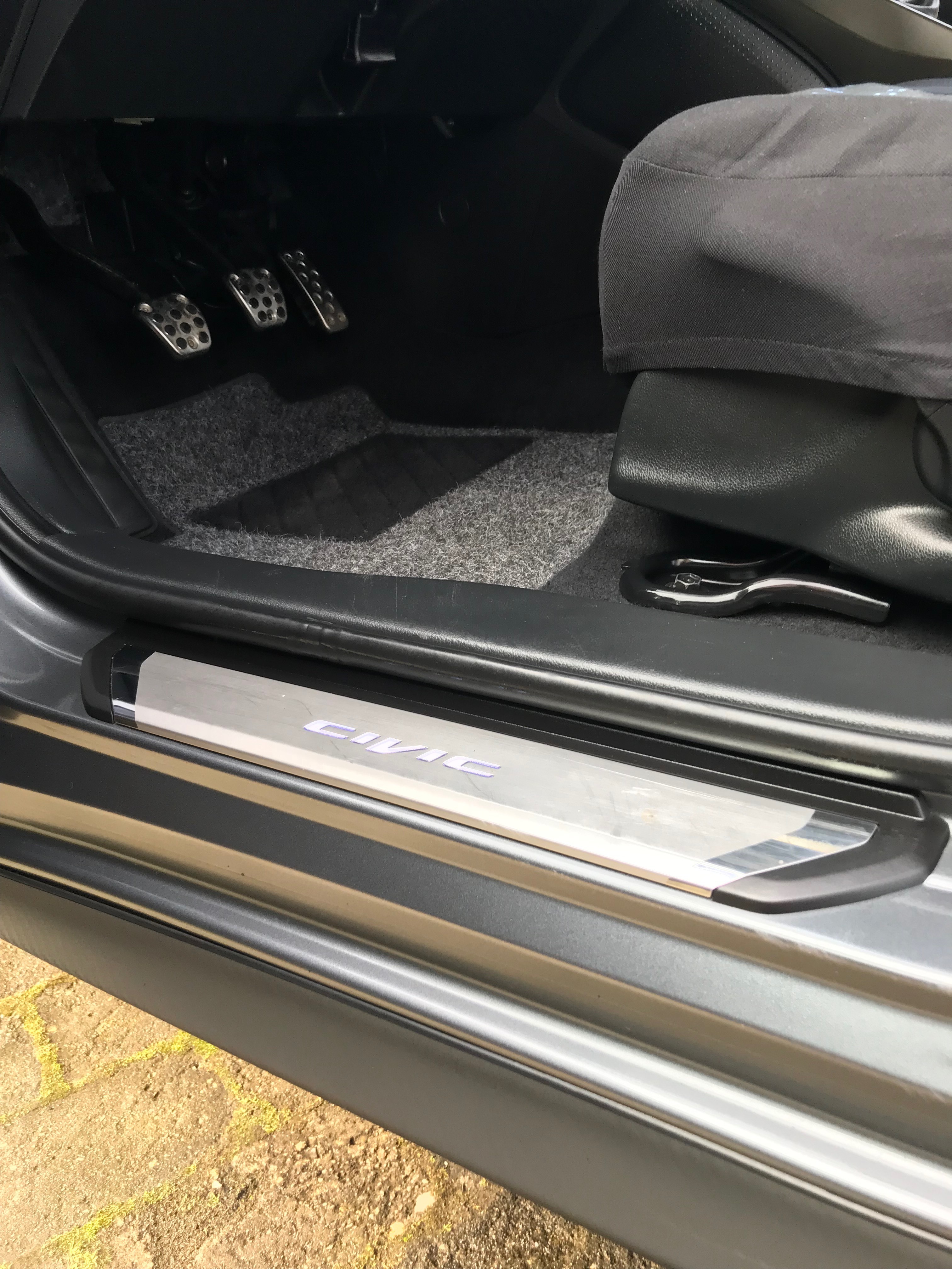 Grå Honda Civic fra 2013