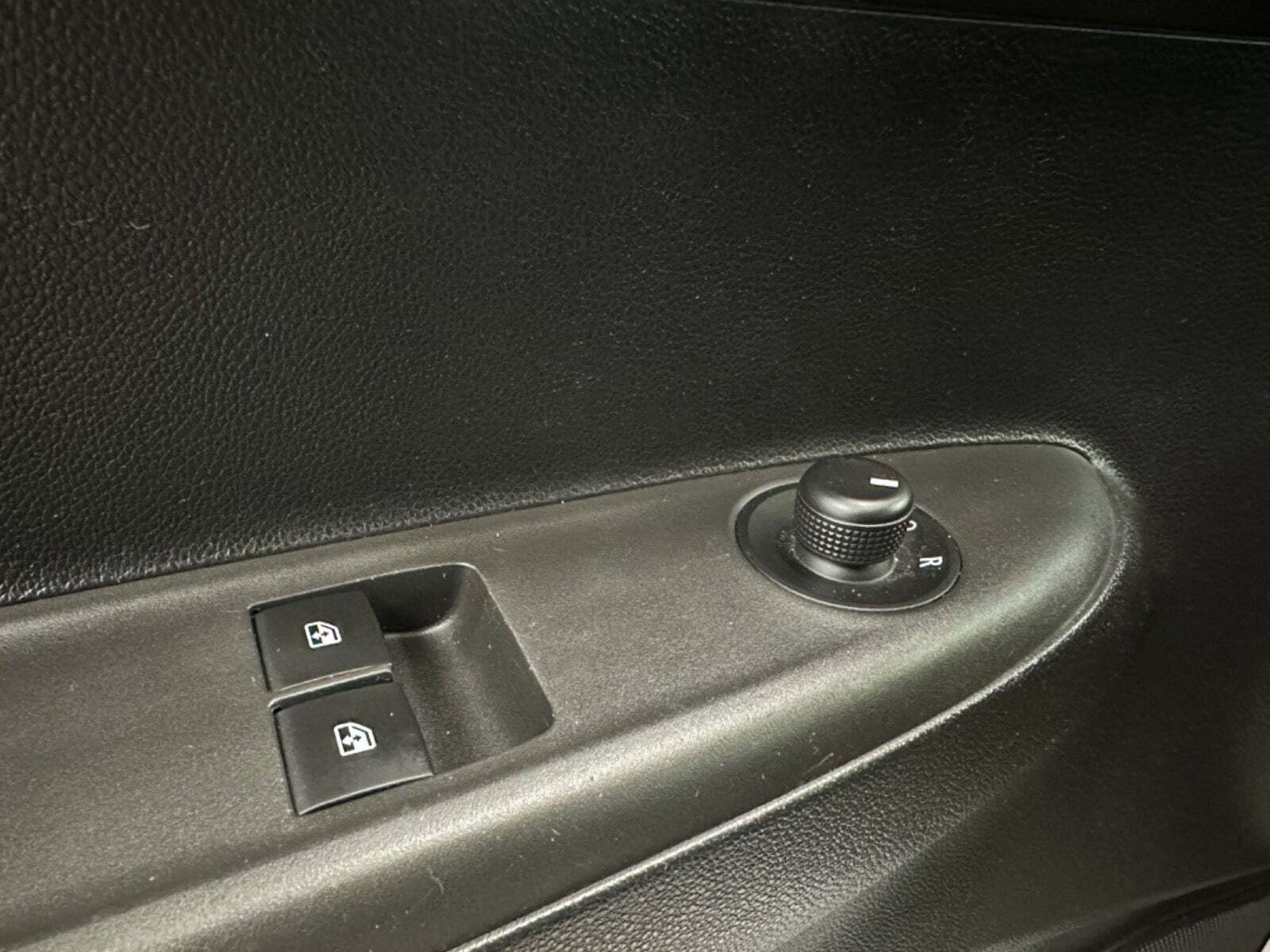 Hvid Opel Karl fra 2016