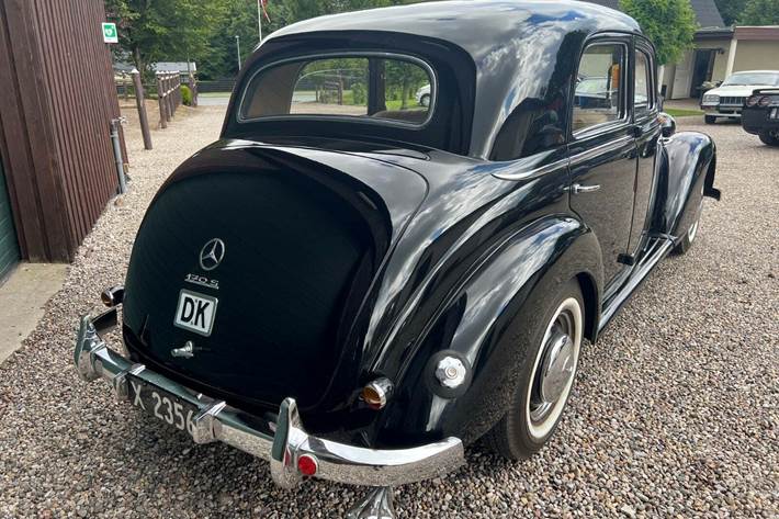 Sort Mercedes 170 S fra 1952