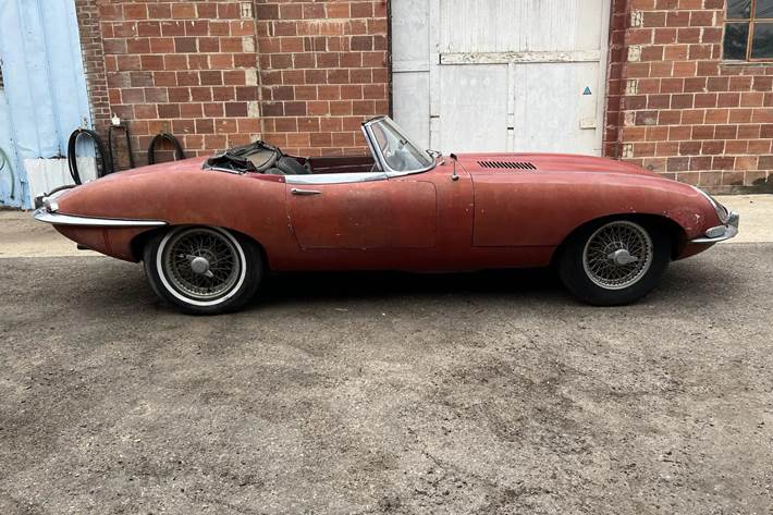 undefined Jaguar E-Type fra 1966