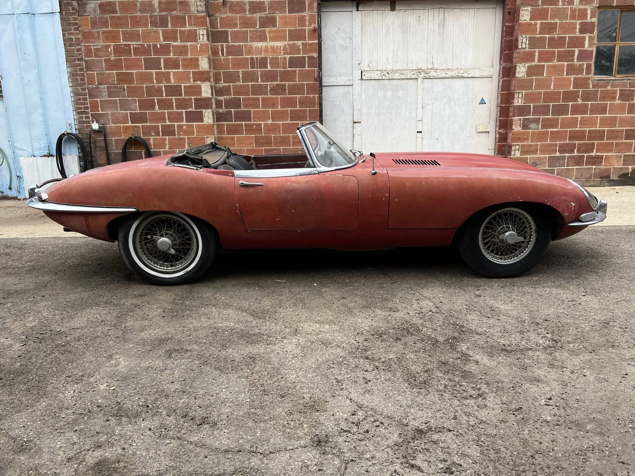 undefined Jaguar E-Type fra 1966