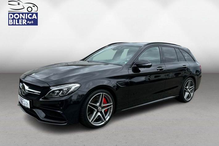 Grå Mercedes C63 fra 2016