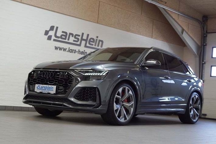 Grå Audi RS Q8 fra 2020