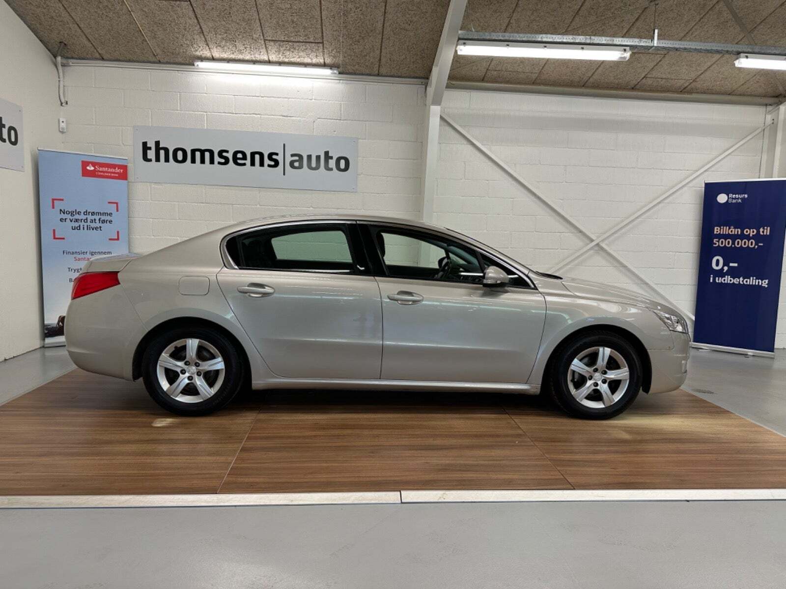 Beige Peugeot 508 fra 2012