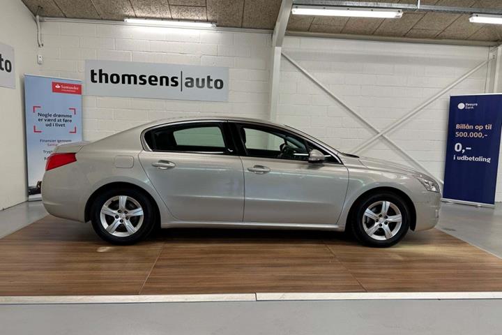 Beige Peugeot 508 fra 2012