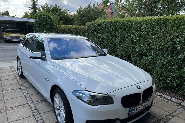 Hvid BMW 5-Serie fra 2014
