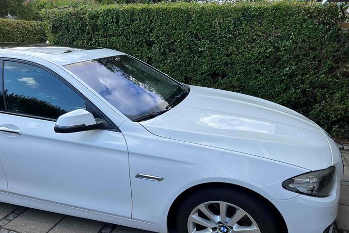Hvid BMW 5-Serie fra 2014