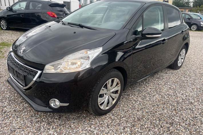 Sort Peugeot 208 fra 2014