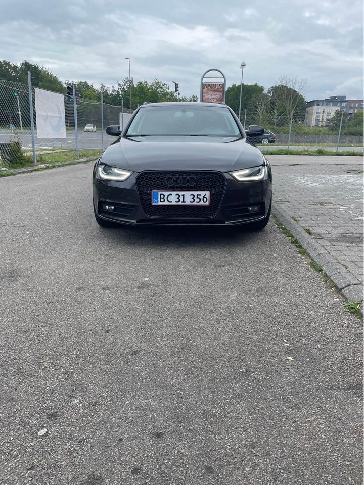 Grå Audi A4 fra 2012