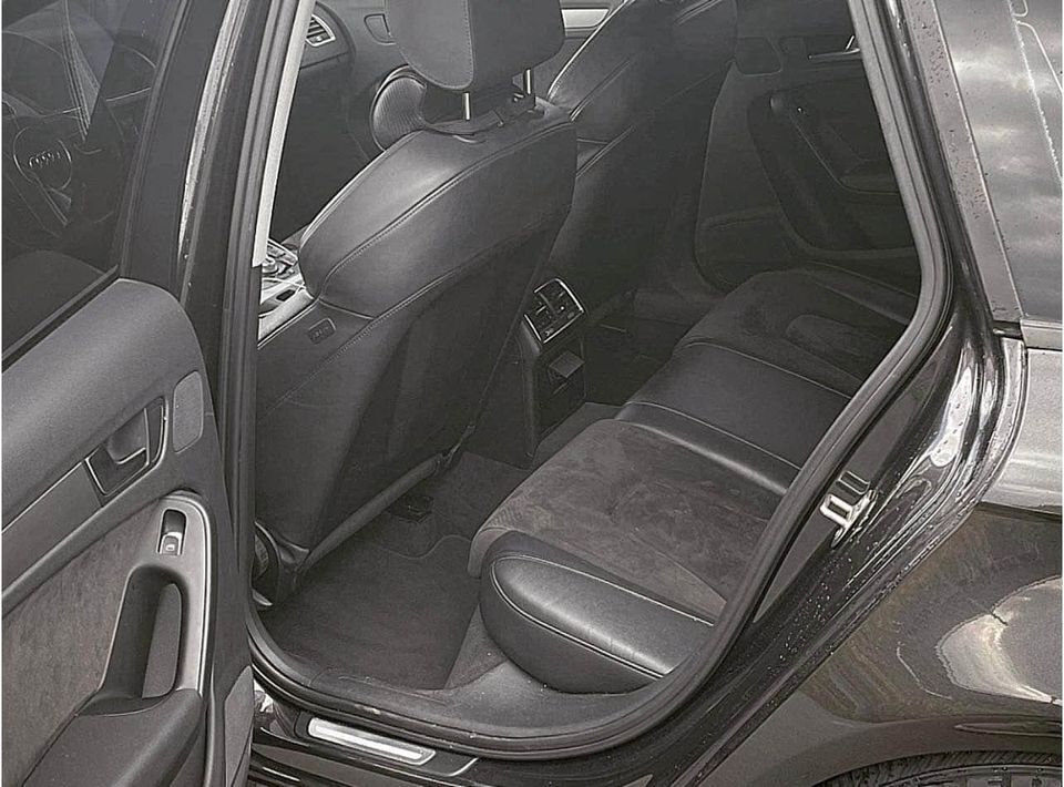 Grå Audi A4 fra 2012