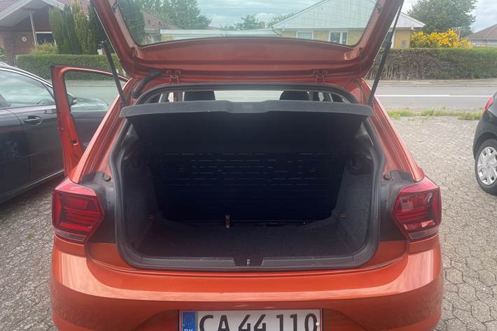 Orange VW Polo fra 2018