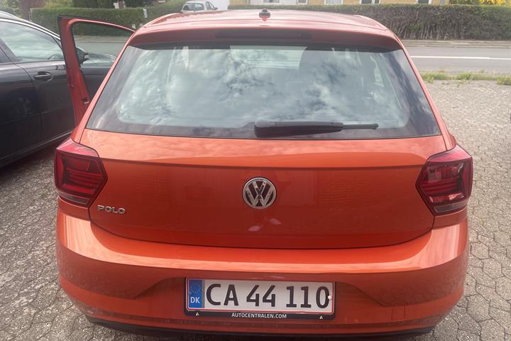 Orange VW Polo fra 2018