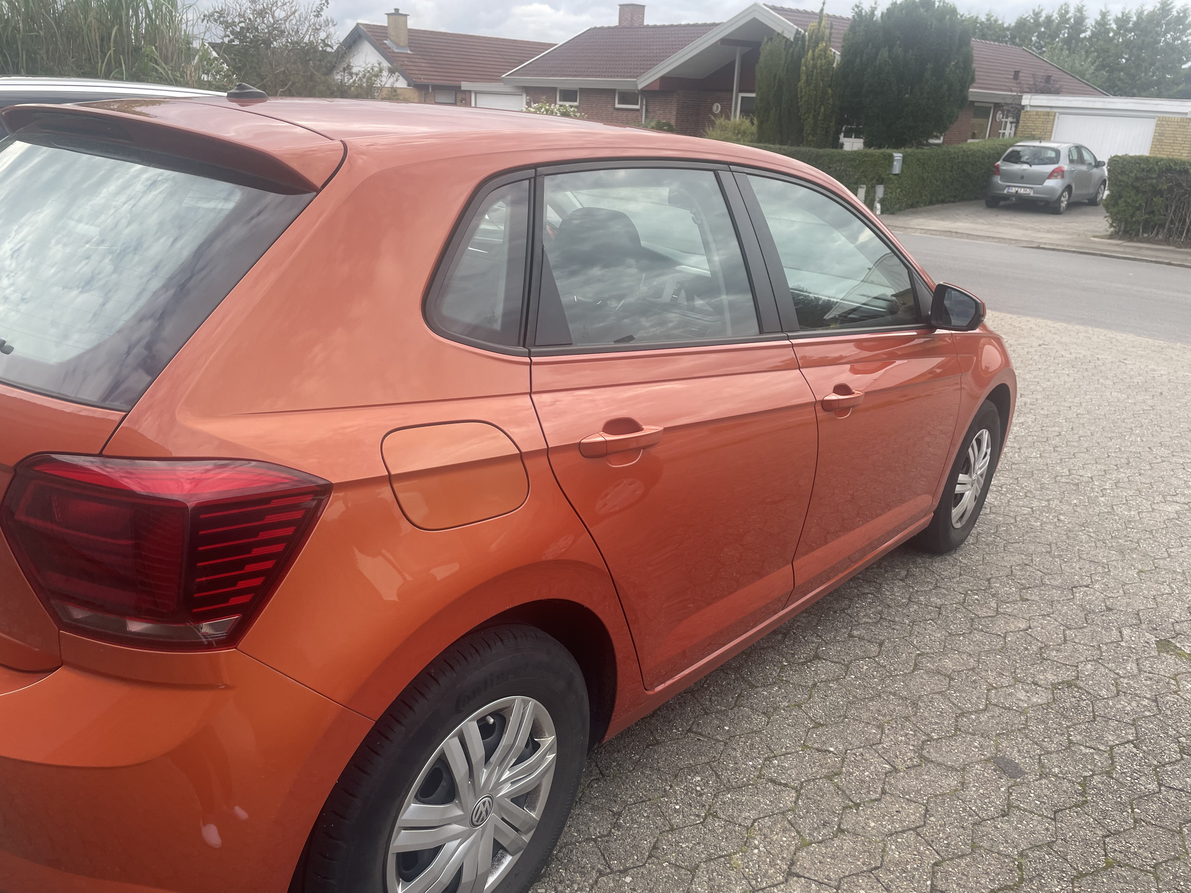 Orange VW Polo fra 2018