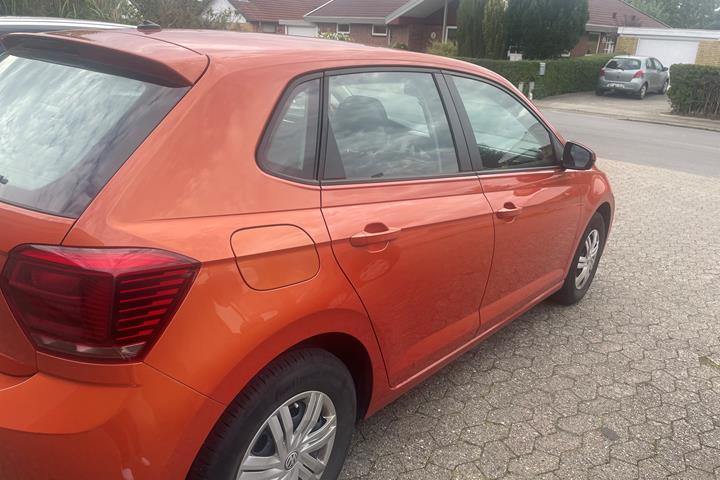 Orange VW Polo fra 2018