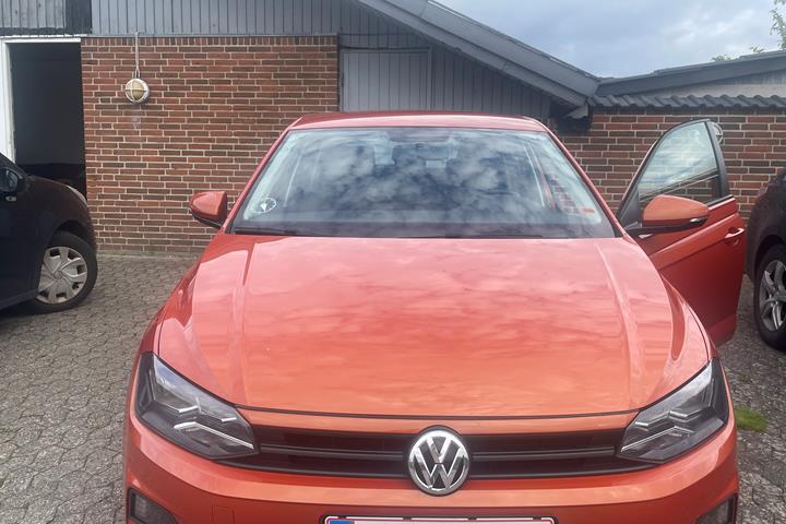 Orange VW Polo fra 2018