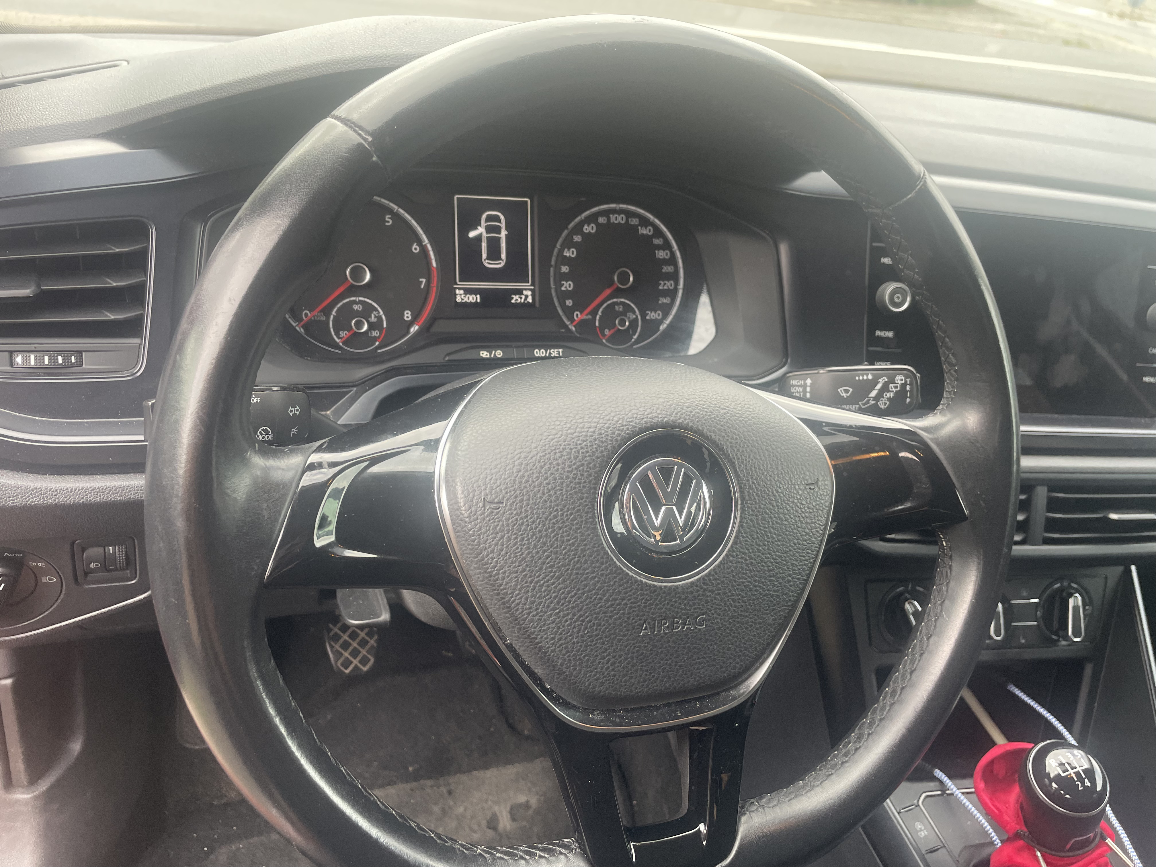 Orange VW Polo fra 2018