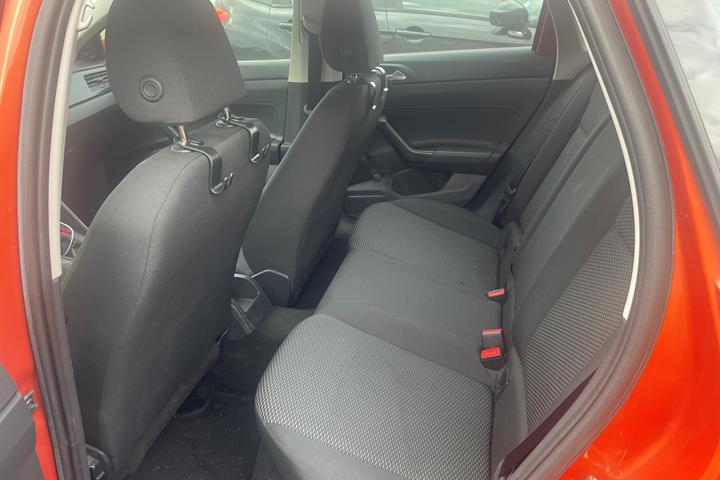 Orange VW Polo fra 2018