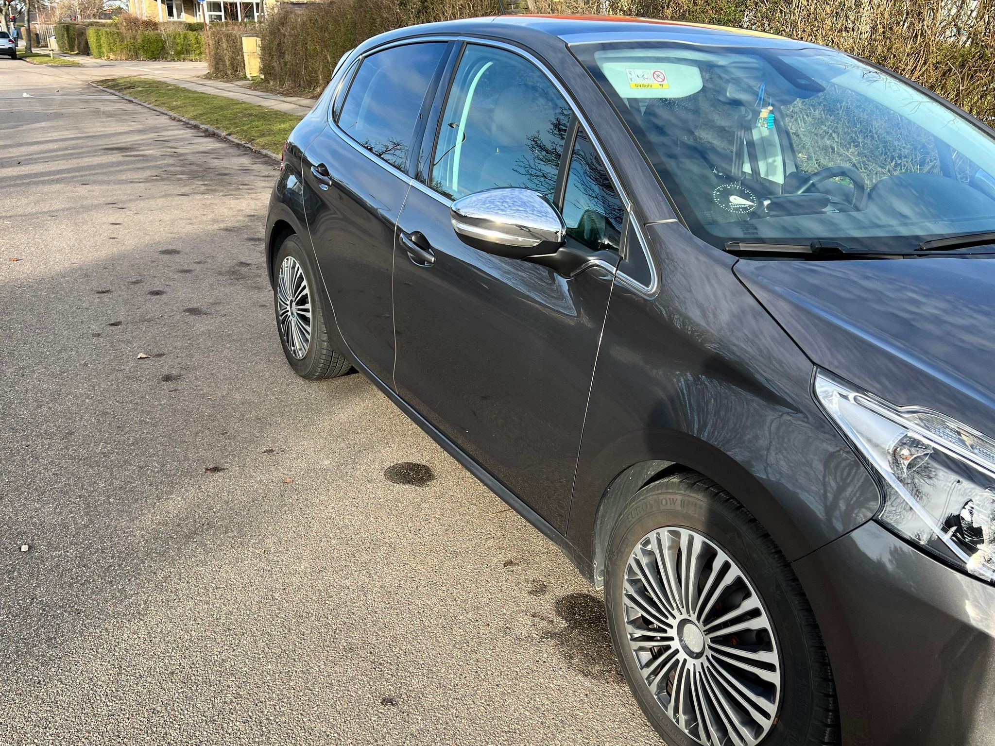 Peugeot 208 1,6 Allure Sky 5d