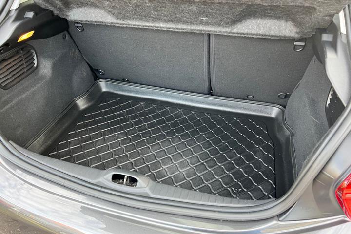 Grå Peugeot 208 fra 2018