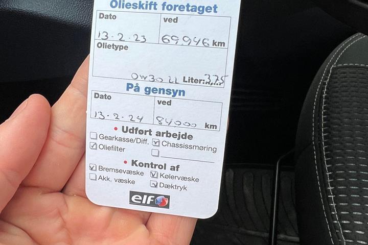Grå Peugeot 208 fra 2018