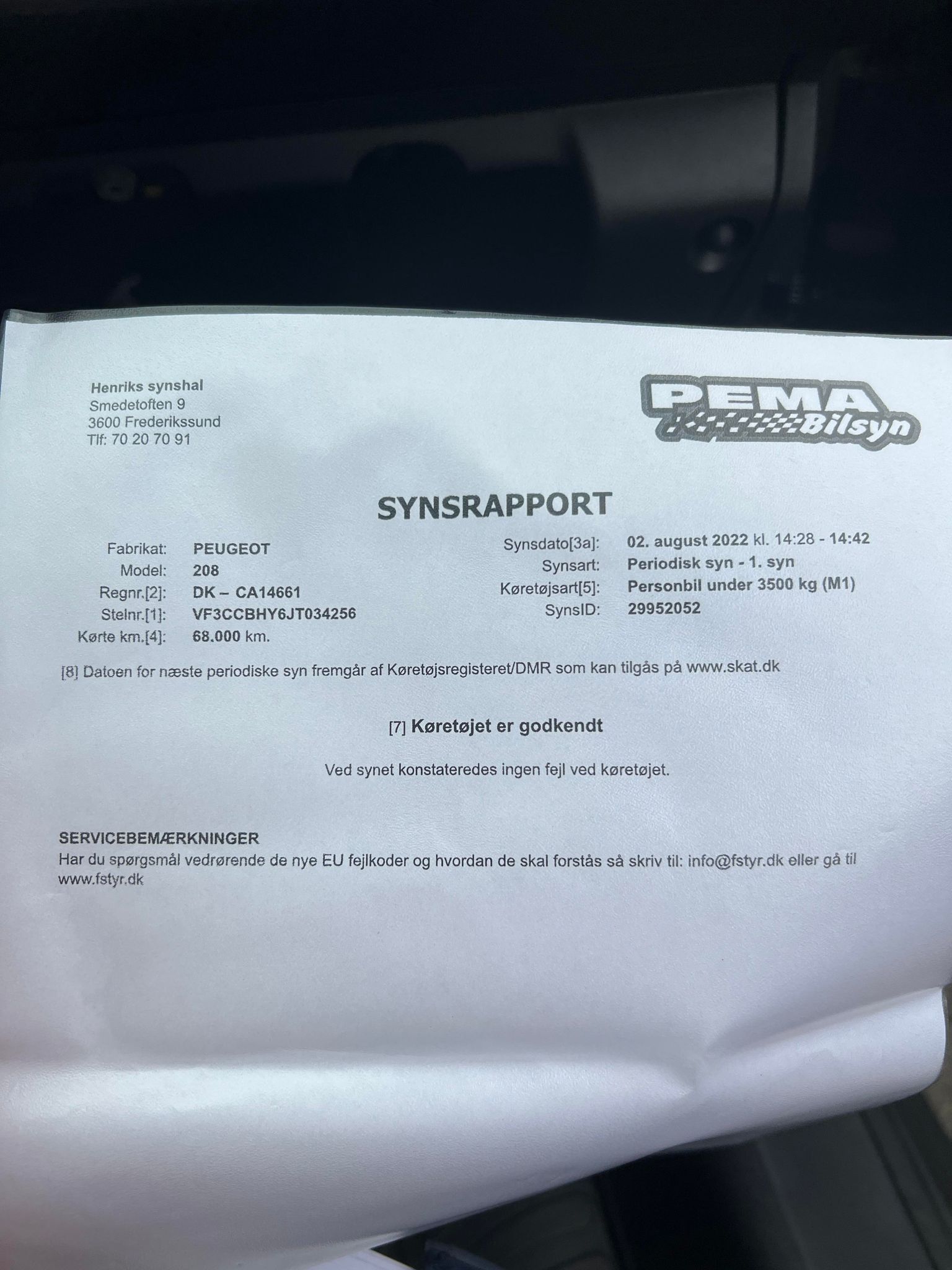 Grå Peugeot 208 fra 2018