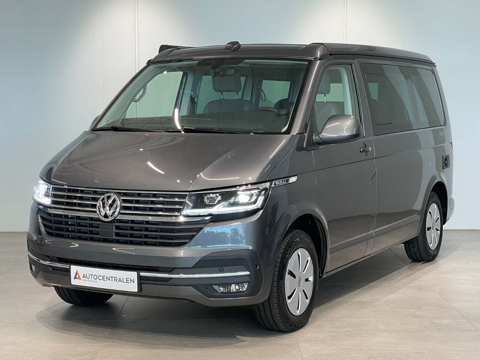 Grå VW California fra 2023