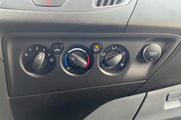 Blå Ford Transit Custom 290S fra 2015