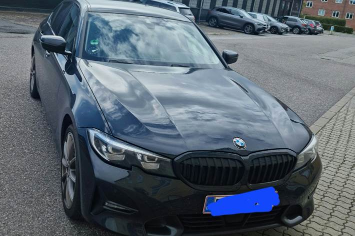 Sort BMW 3-Serie fra 2021