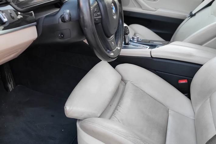 Sort BMW 525 fra 2010