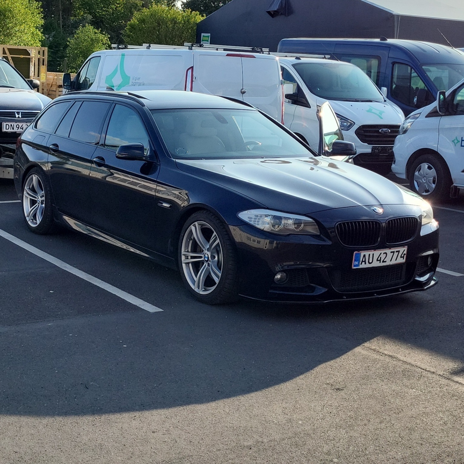 Sort BMW 525 fra 2010