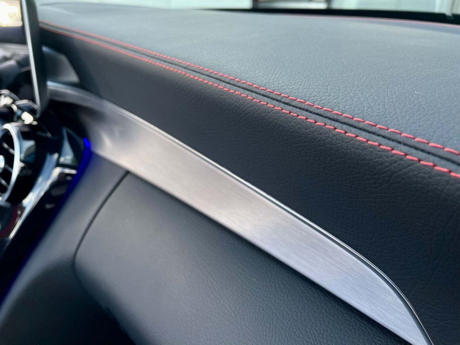 Sort Mercedes C43 fra 2019