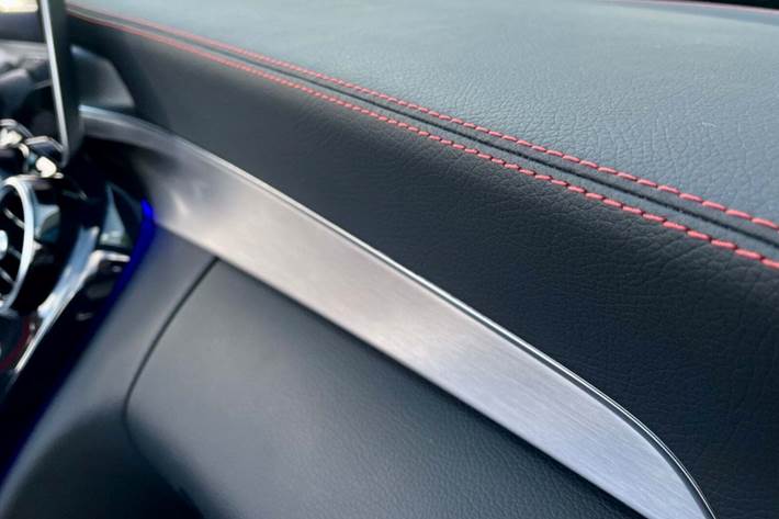 Sort Mercedes C43 fra 2019