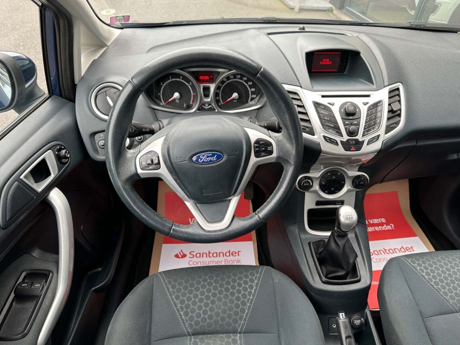 Blå Ford Fiesta fra 2012