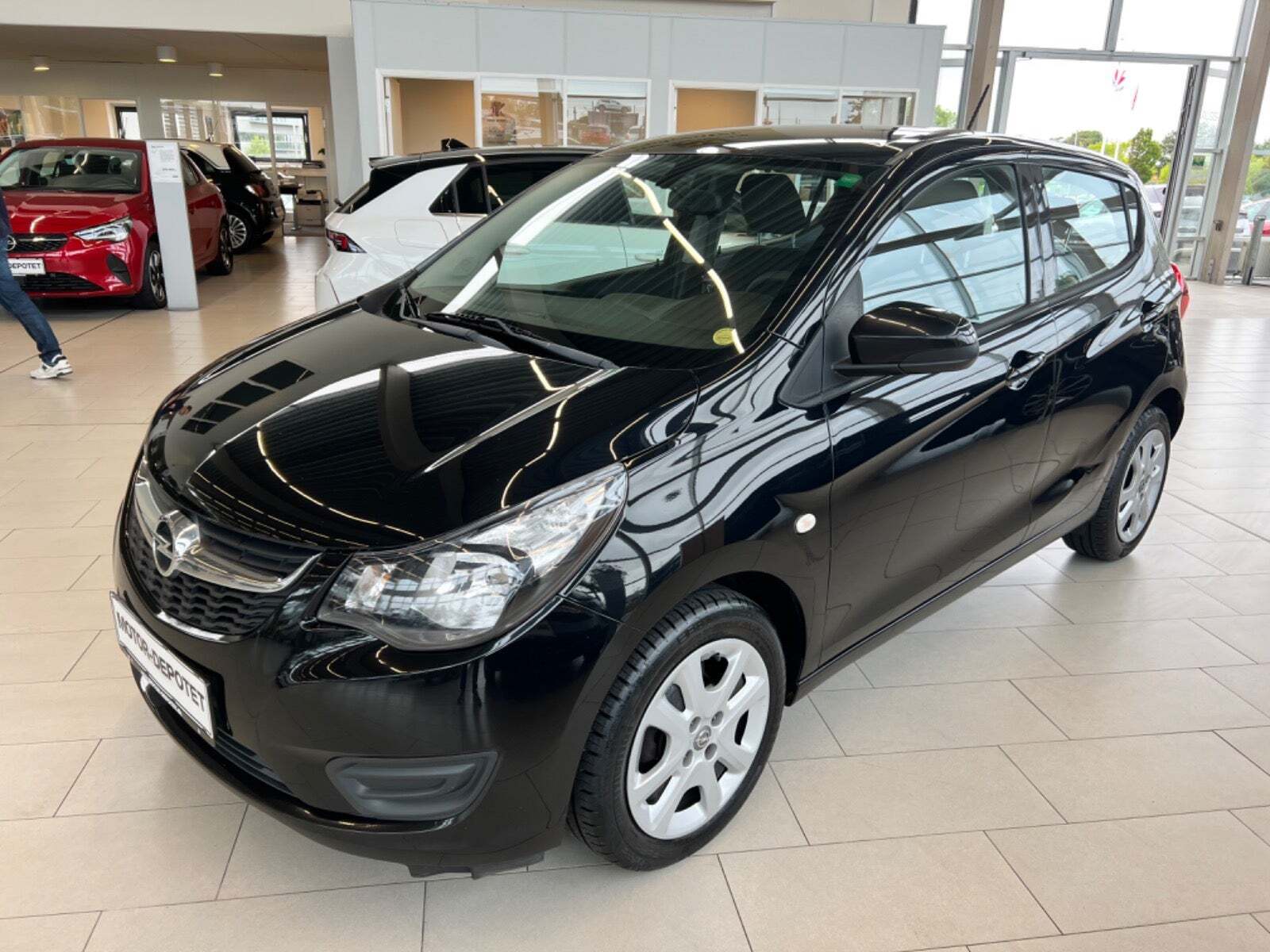 Sort Opel Karl fra 2017