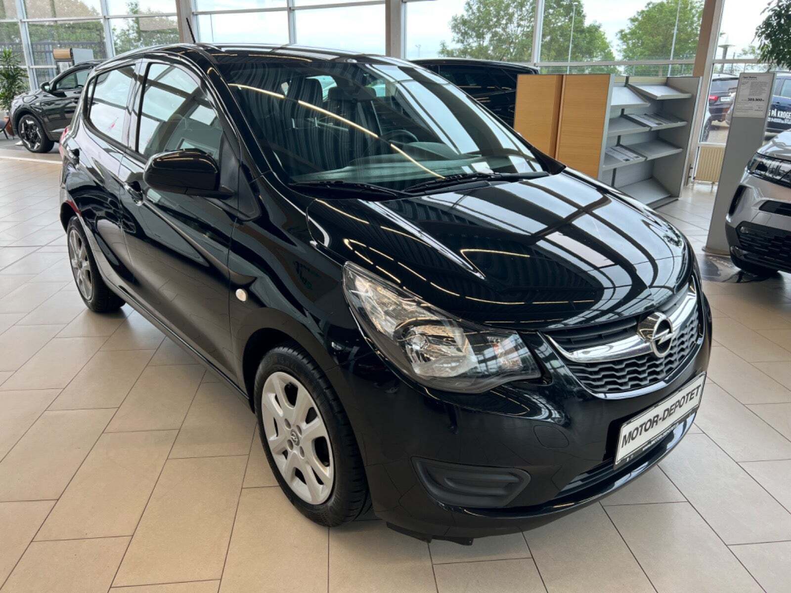 Sort Opel Karl fra 2017