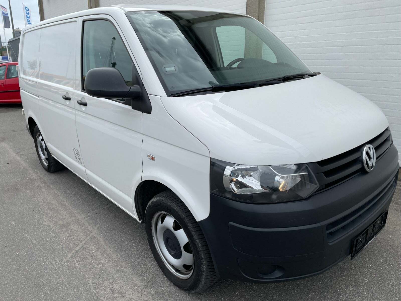 Hvid VW Transporter fra 2015