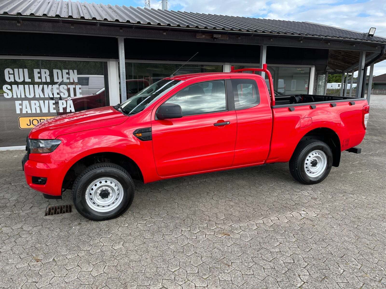 Rød Ford Ranger fra 2016